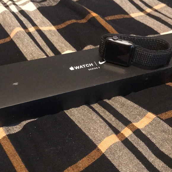 Apple Watch Series 3 - Picture 1 of 1